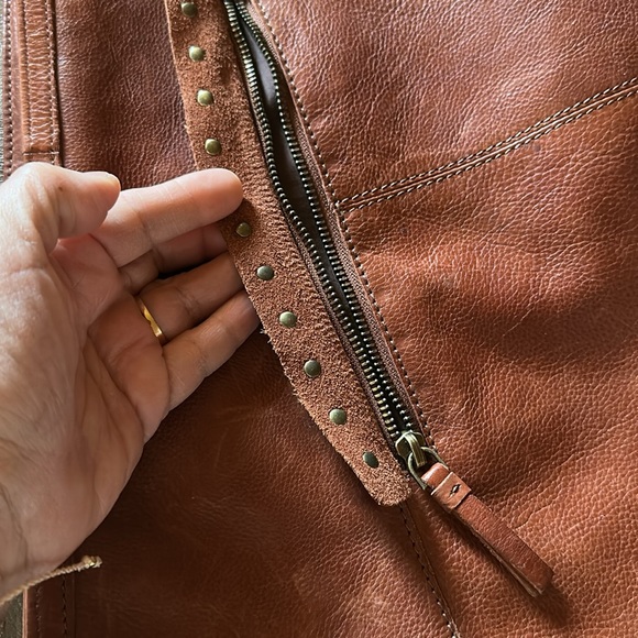 Ashwood Leather Slouchy Bag with Adjustable Strap - Picture 3 of 14